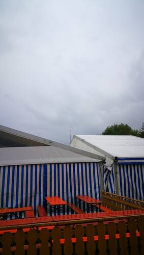 ansicht_des_freifunstock_s_tm_aus_perspektive_biergarten_vorm_zelt.jpg